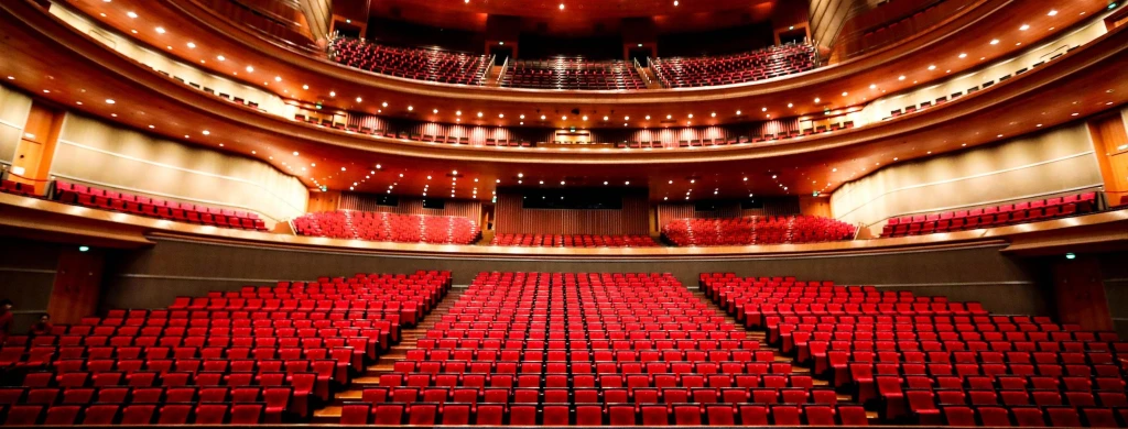 Tiyatro Nedir? Tiyatro Kaç Saat Sürer?