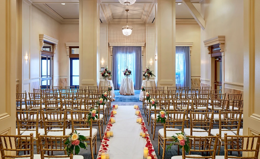 Otel düğününe giderken ne giyilir?