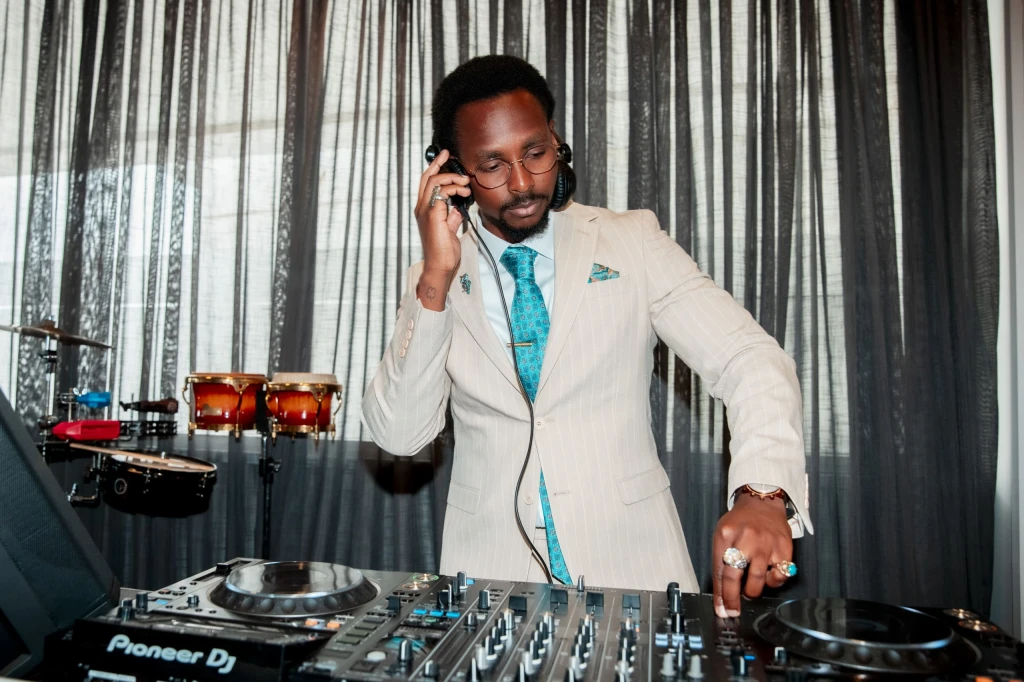 DJ’ler Nasıl Müzik Yapıyor ve Set Hazırlıyor?