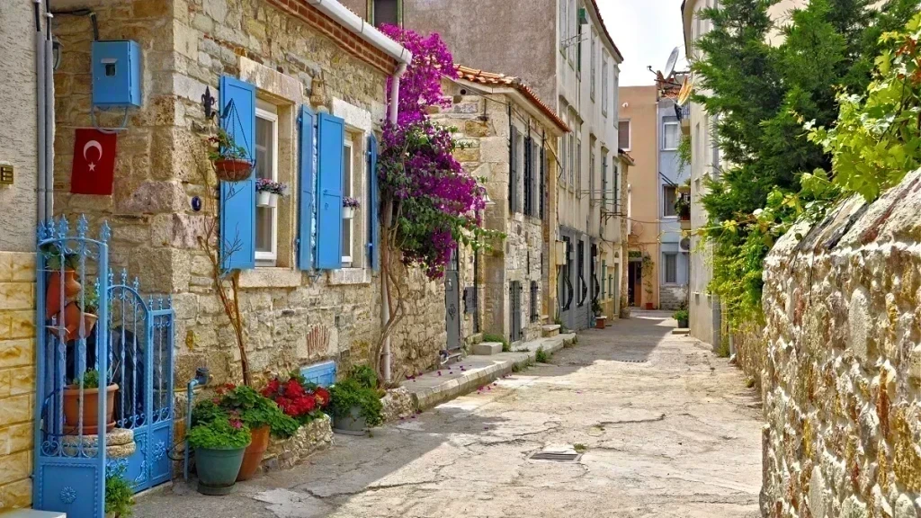 Yeni Foça Gezilecek Yerler