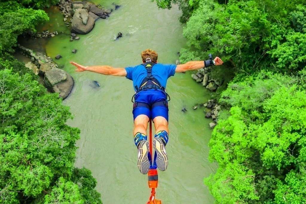 Bungee Jumping Hakkında Bilmeniz Gereken Her Şey