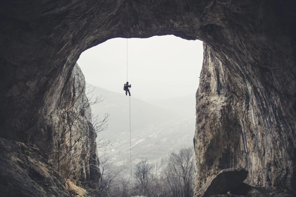 Abseiling – Kaya İnişi Hakkında Bilmeniz Gereken Her Şey