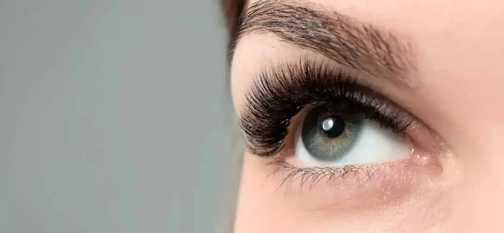 Dolgun ve Uzun Kirpikler İçin 9 Kirpik Büyütme Yöntemi