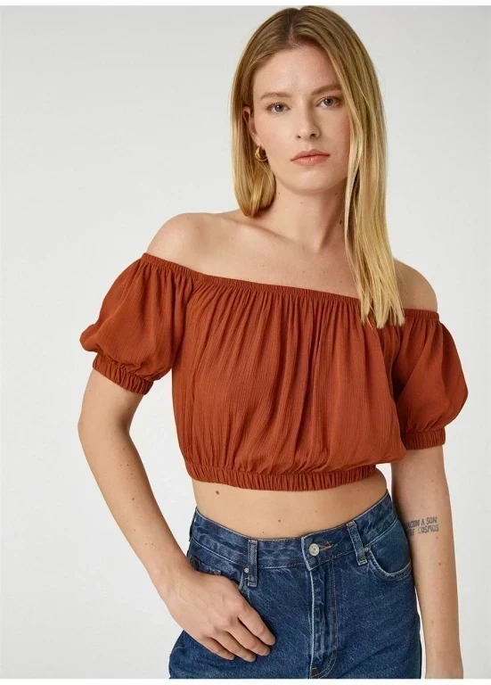 Omzu Açık Bluzlar Nasıl Giyilir? Yaz Stili Kombin Önerileri