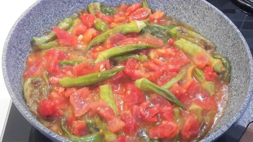Domates Soslu Bamya Kızartması Tarifi