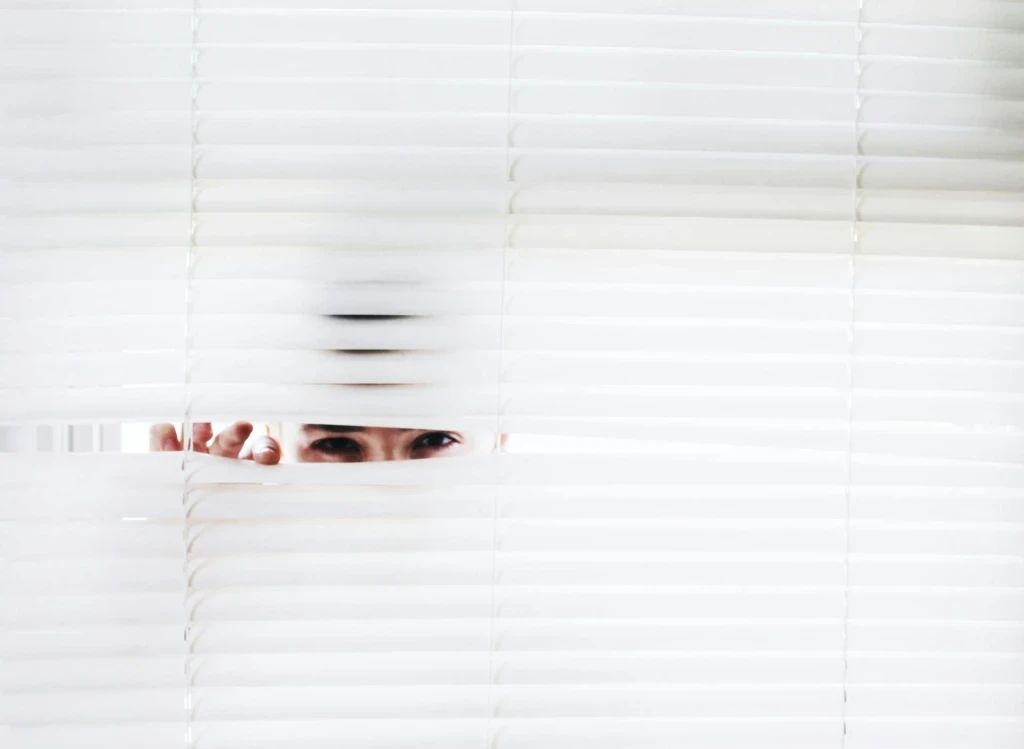 Konuşmalarınız Dinleniyor, Mesajlarınız Okunuyor Olabilir