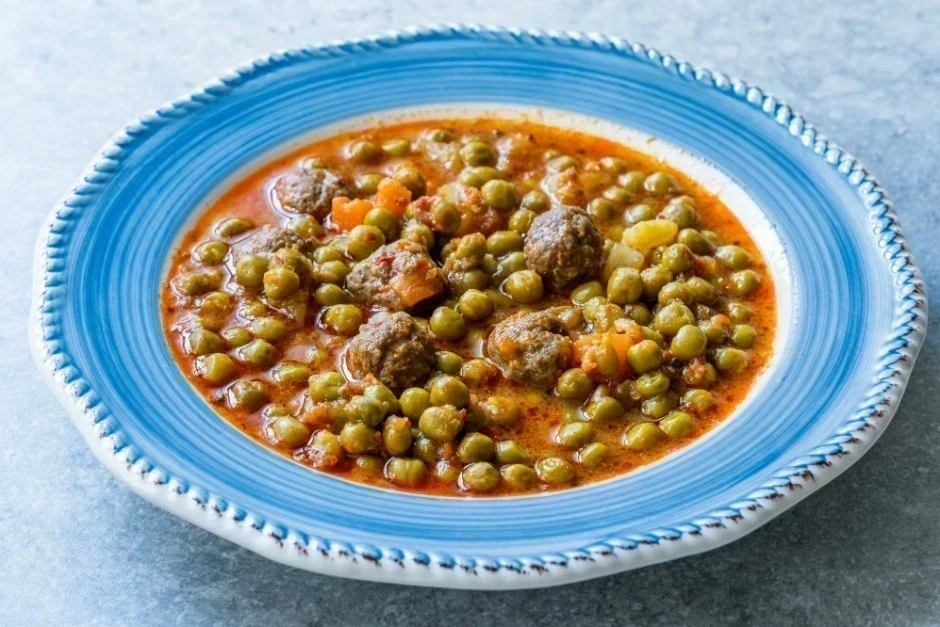 Misket Köfteli Bezelye Yemeği Tarifi