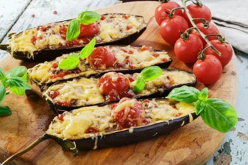 Kıymalı Kaşarlı Patlıcan Yemeği Tarifi