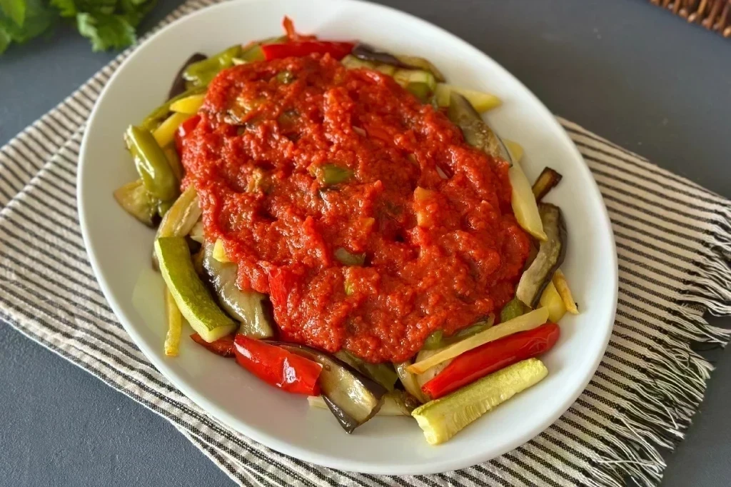 Fırında Soslu Sebze Kızartması Tarifi