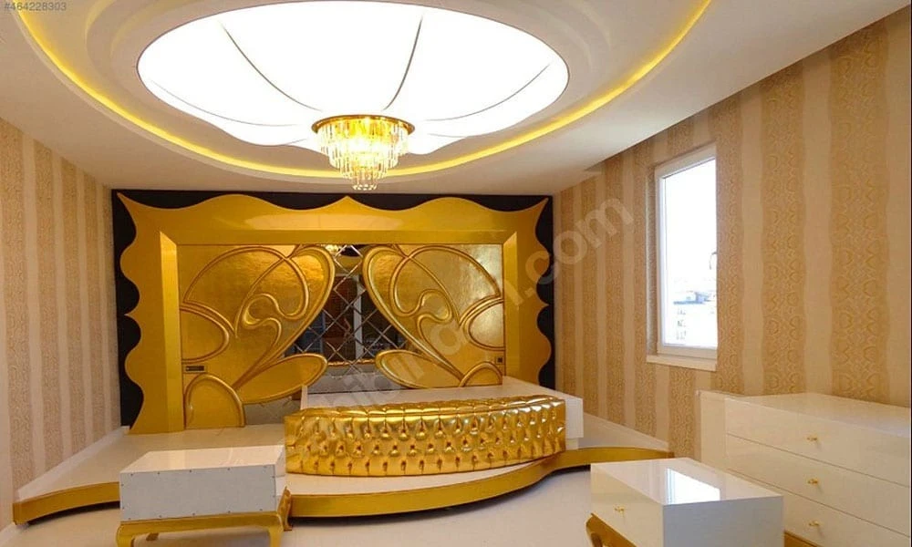 En Gösterişli Saray Tavan Modelleri