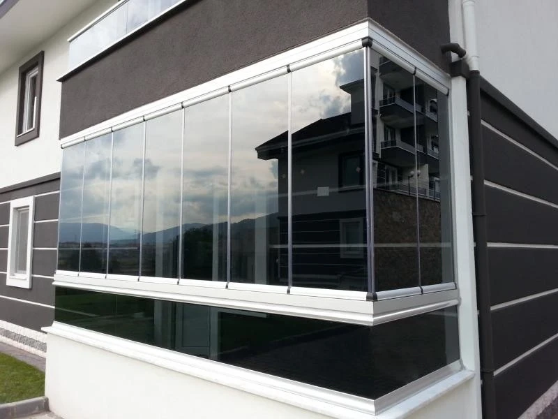 Cam Balkon Fiyatları: Katlanır ve Sürgülü Sistemler