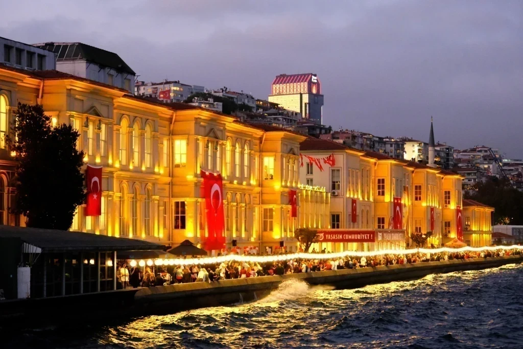 Mimar Sinan Güzel Sanatlar Üniversitesi Özel Mi