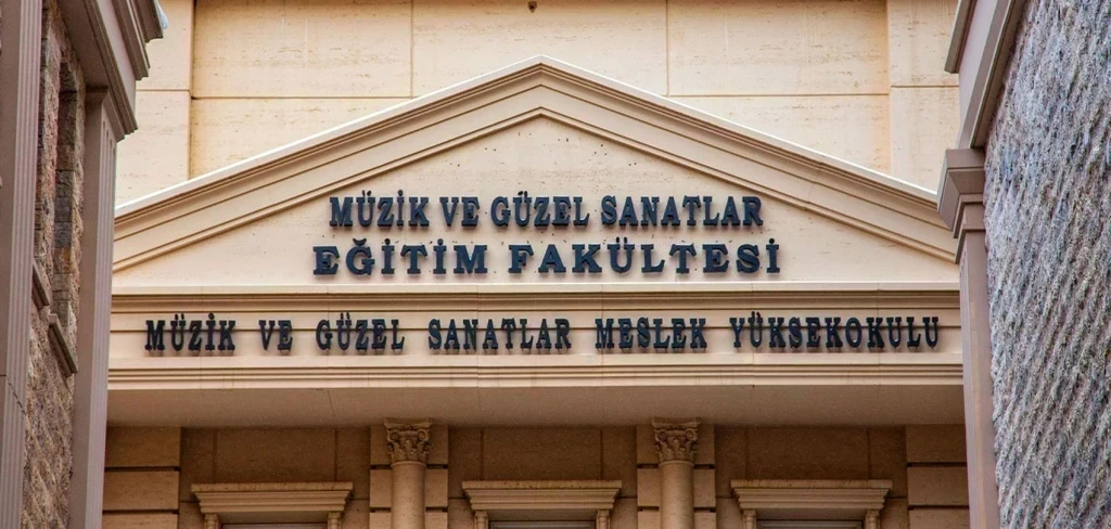 Güzel Sanatlar Üniversitesi Nedir?