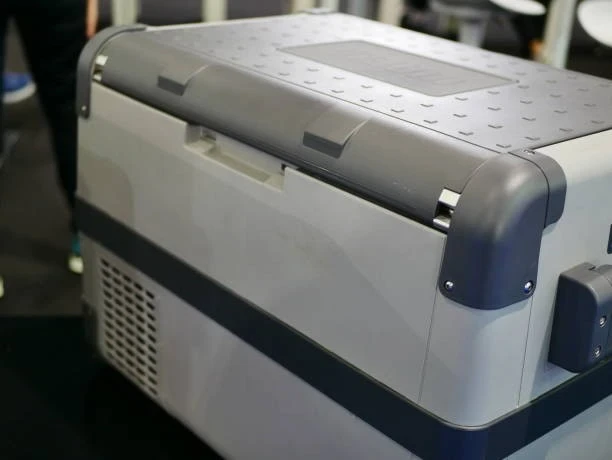 Araç Buzdolabı Tamiri: Mobil Soğutma Sistemlerinde Arıza Tespiti ve Çözüm Yöntemleri