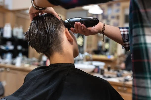 Rüyada Erkek Çocuğunun Saçını Kesmek Ne Anlama Gelir? Detaylı Rüya Tabirleri