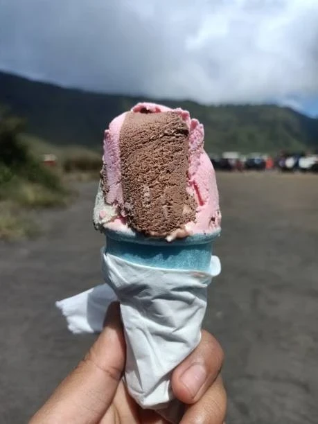 Maraş Dondurması Neden Uzar? Özellikleri ve Yapım Teknikleri