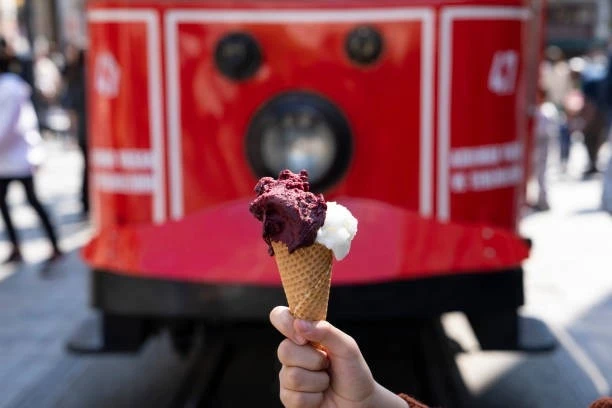 Kakaolu Maraş Dondurması Tarifi: Evde Kolay ve Lezzetli Yapımı