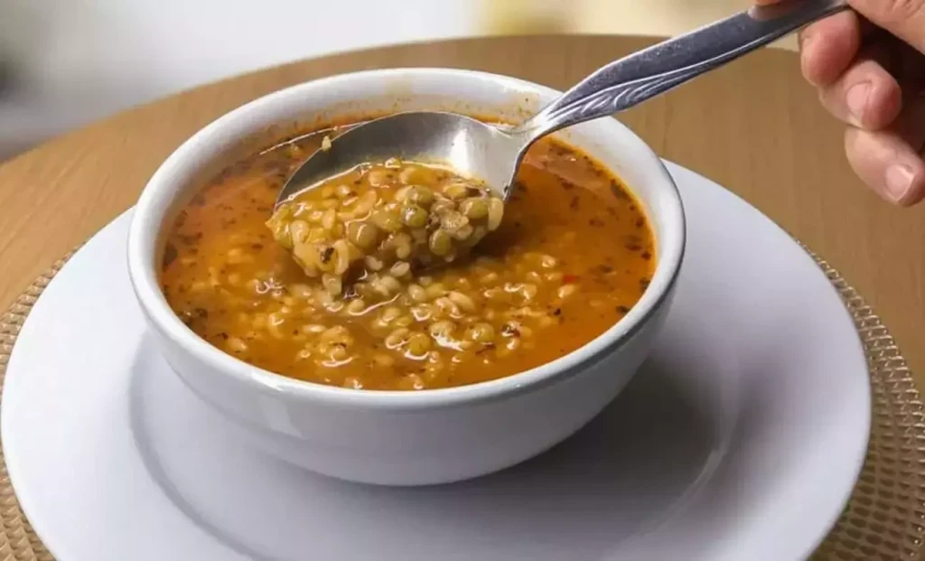 Pratik ve Sağlıklı Yeşil Mercimek Çorbası Tarifi