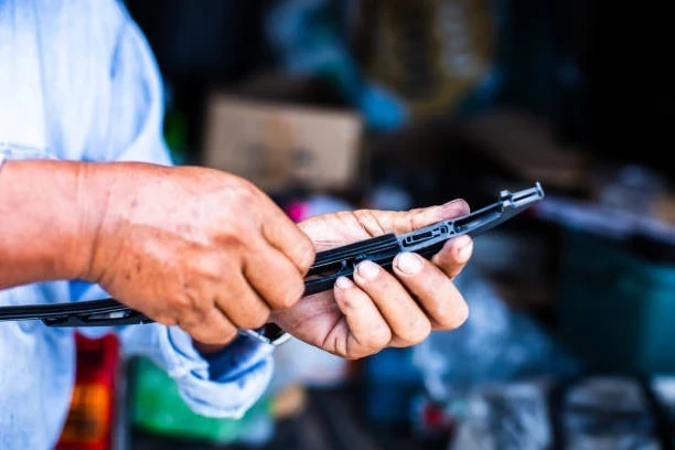 Muz Silecek Lastiği Değişimi: Doğru Seçim ve Uygulama Rehberi