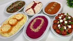 Renkli ve Seramik Meze Tabaklarıyla Şık Sunum Rehberi