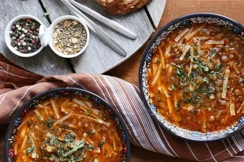 Kolay ve Sağlıklı Yeşil Mercimekli Erişte Çorbası Tarifi