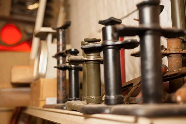 Lastik Güvenliği: Bagaj Yedek Lastik Sabitleme ve Kriko Seçenekleri