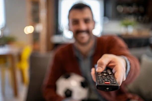Telefonu TV Kumandası Yapma Yöntemleri ve Uygulama Rehberi