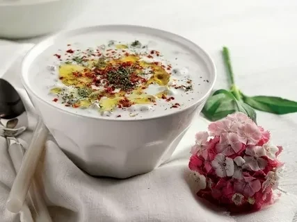 Pratik ve Lezzetli Soğuk Çorba Tarifleriyle Yaz Sofraları