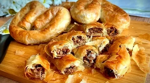 Kolay ve Pratik Hazır Yufkadan Kol Böreği Tarifleri