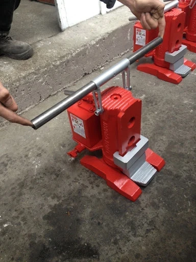 Sanayi Tipi Kriko ile Güçlü Kaldırma: İşinizde Fark Yaratın!