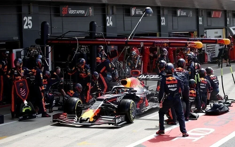 Formula 1 En Hızlı Lastik Değiştirme Teknikleri ve Rekorlar