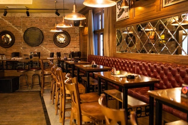 Başarılı Publar İçin Etkili Kokteyl İçecek Menüsü Yönetimi