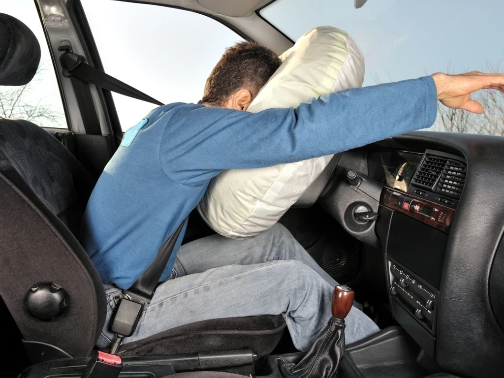 Emniyet Kemeri Takılmazsa Hava Yastığı Açılır mı?