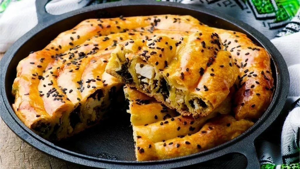 Evde Ispanaklı Gül Böreği Tarifi: Börekçilerden İlham