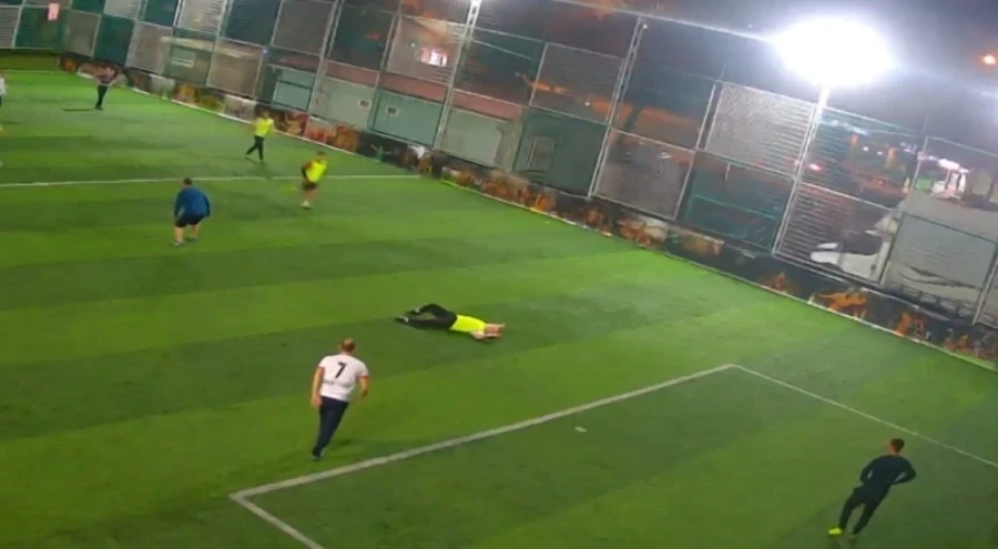 Halı Sahada Kalp Krizi Riski: Eğlence Ölümle Sonlanmasın!