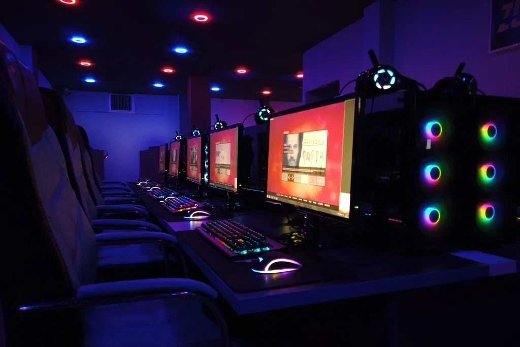 İnternet Kafelerde En Popüler Online Oyunlar ve Öneriler