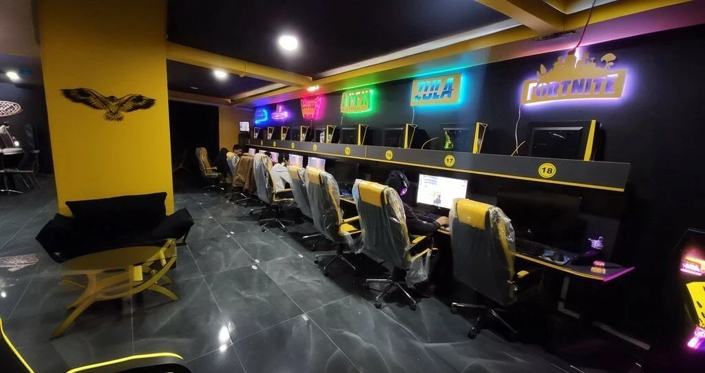 İnternet Kafe Açmak: Ne Kadar Kazandırır?