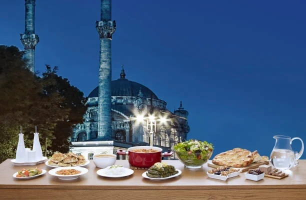 Rüyada Camide Toplu Yemek Yemek Ne Anlama Gelir? Detaylı Tabir