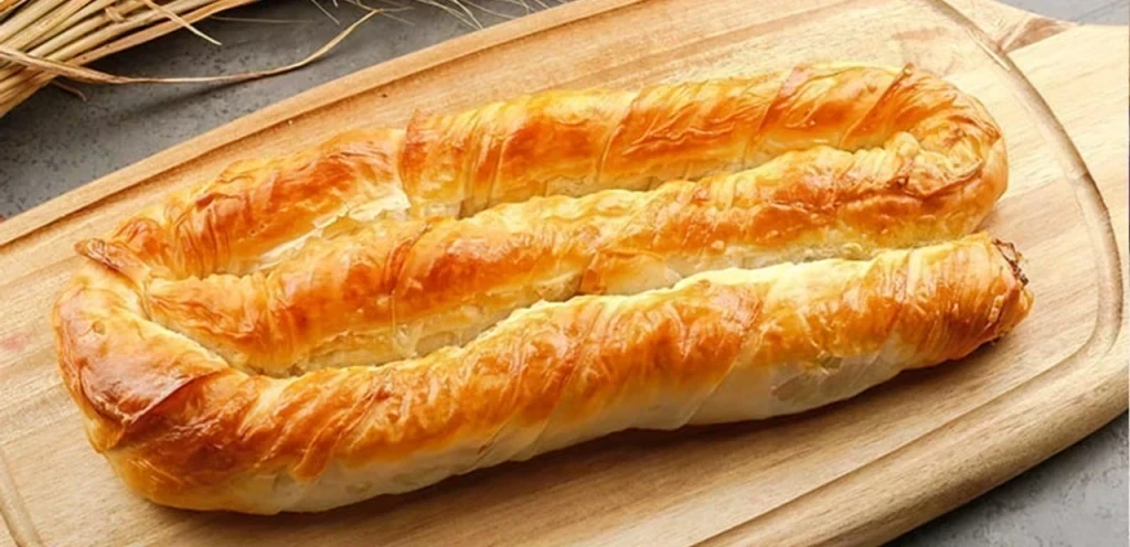 Peynirli Kol Böreği ile Çıtır Çıtır Lezzet Deneyimi
