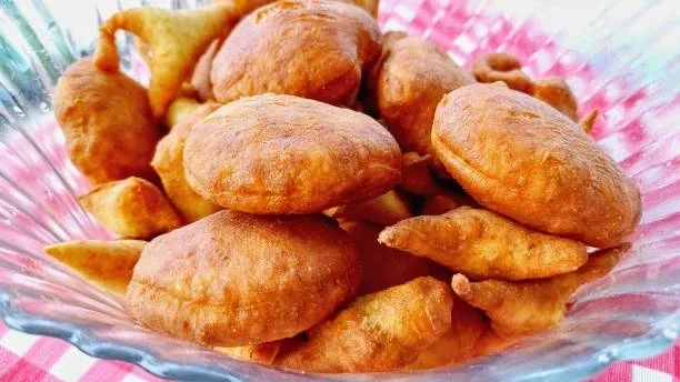 Yağ Çekmeyen Mayasız Pişi Nasıl Yapılır?