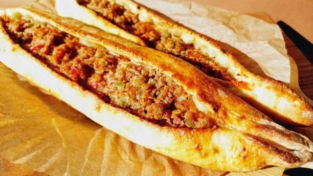 Milföyden Kıymalı Pide Tarifi Pratik ve Lezzetli