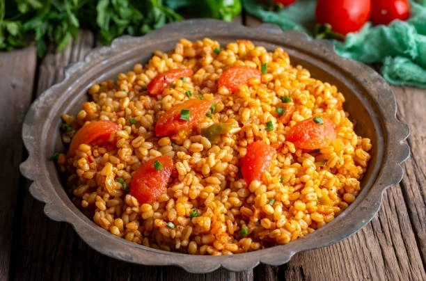 Pratik Domatesli Bulgur Pilavı Nasıl Yapılır?