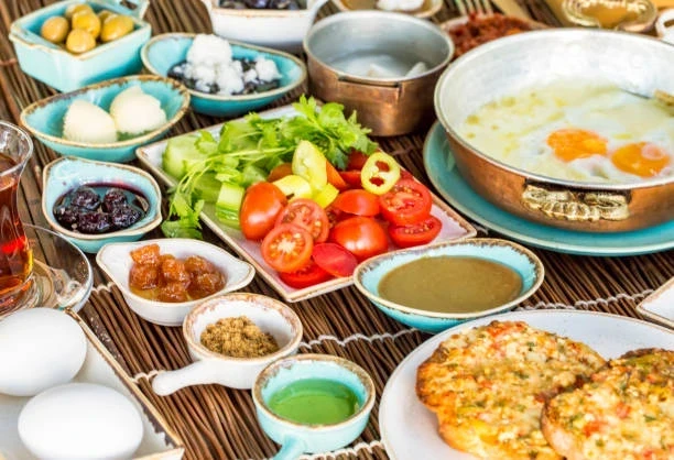 Rüyada Kahvaltı Yapmak ve Görmek Ne Anlama Gelir?