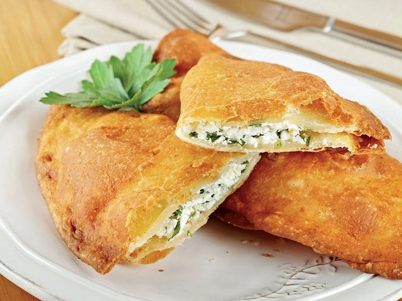 Lor Peynirli Börek Tarifi: Pratik ve Lezzetli Bir Seçim