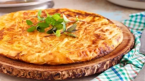 Patatesli Tavada Börek Tarifi ve Pratik Tavada Börek Çeşitleri