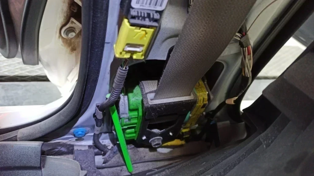 Airbag ve Emniyet Kemerinin Gizli Uyumu ve Beyin Tamiri