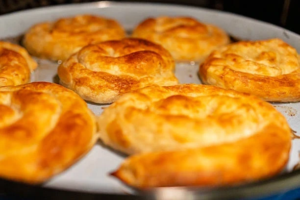 Hazır Yufkadan Patatesli Kol Böreği Nasıl Yapılır?