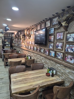 Menekşe Paça Salonu