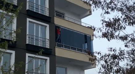 Yıllar Cam Ve Sineklik