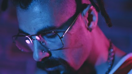 Pitbull Tattoo Piercing